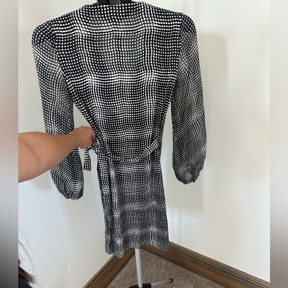 Diane Von Furstenberg Black and White Wrap Dress - Picture 6 of 8